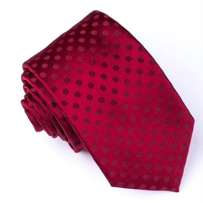Červená kravata puntík